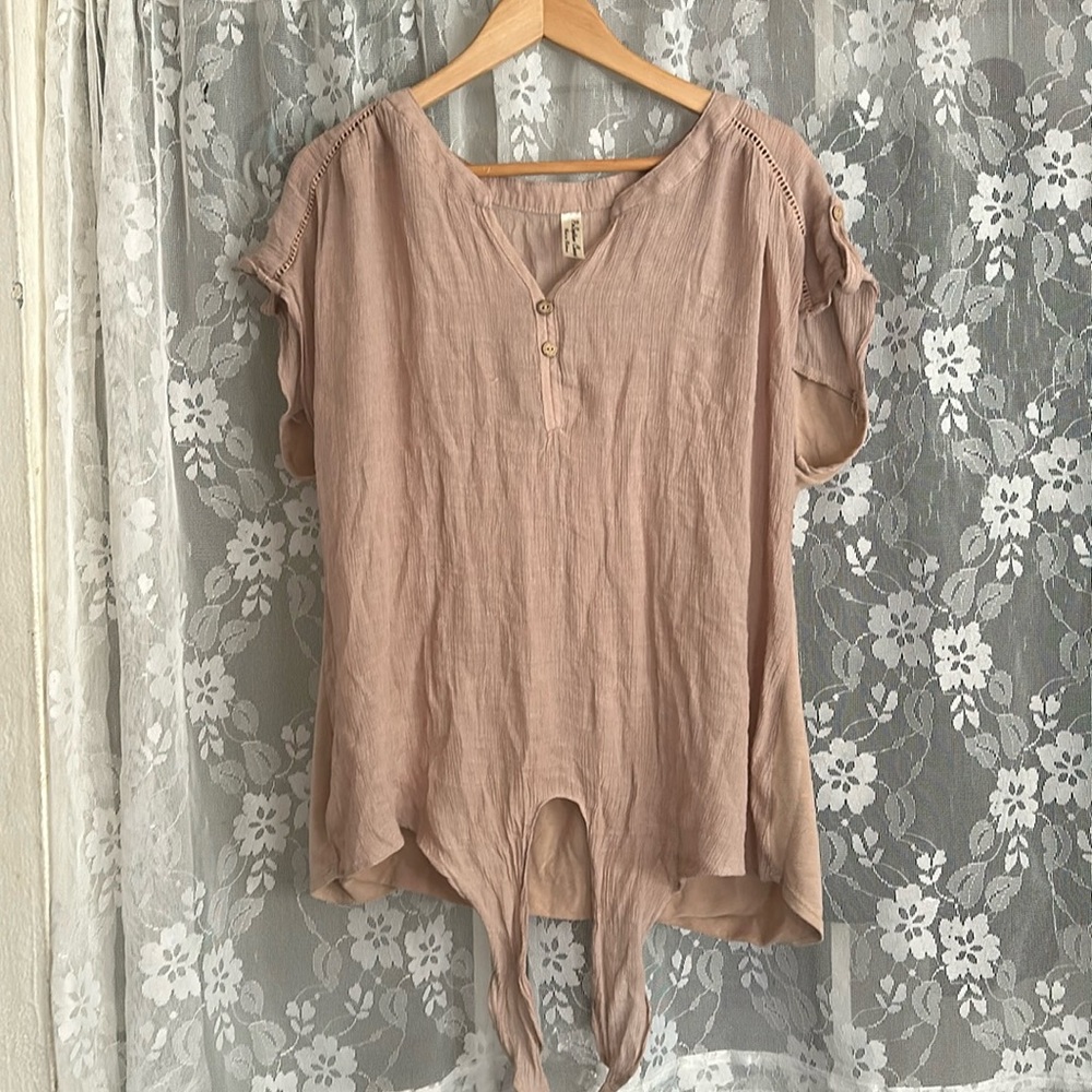 Light mauve top.